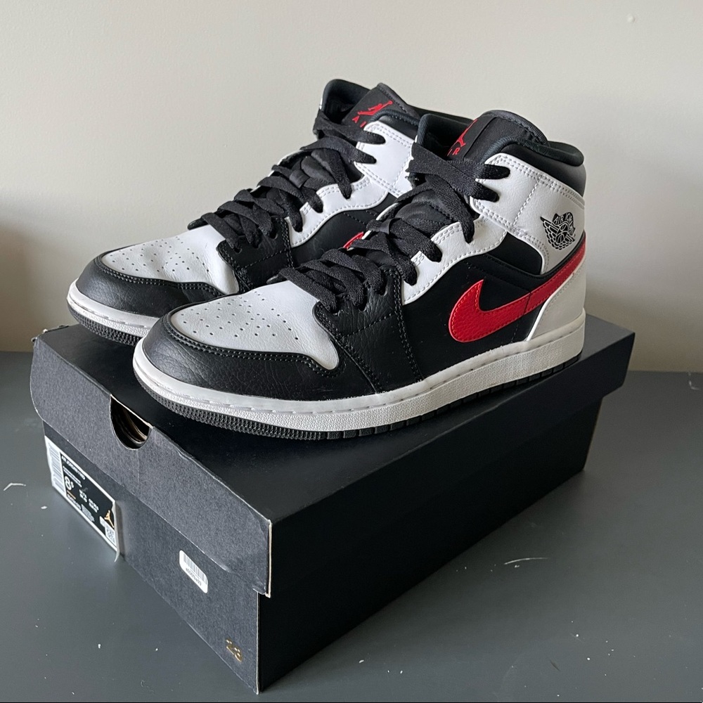 Air Jordan Mids in Chile Red w/original box Mens 8.5